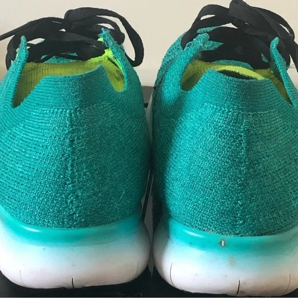 Nike FREE RUN FLYKNIT Sneakers in Teal and Black 7Y/8.5W - Picture 3 of 6